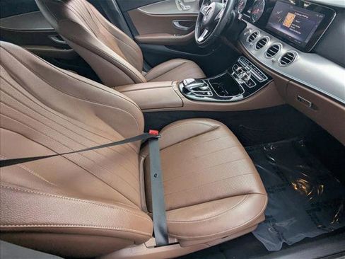 Used 2017 Mercedes-Benz E 300 image 22