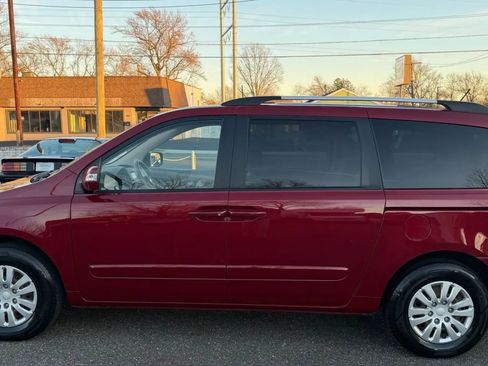Used 2012 Kia Sedona LX image 6