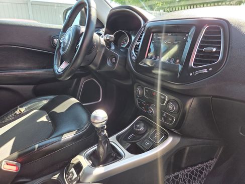 Used 2017 Jeep Compass Latitude w/ Popular Equipment Group AWD/4WD image 15