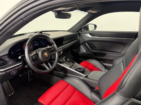 Certified 2025 Porsche 911 Turbo S AWD/4WD image 4