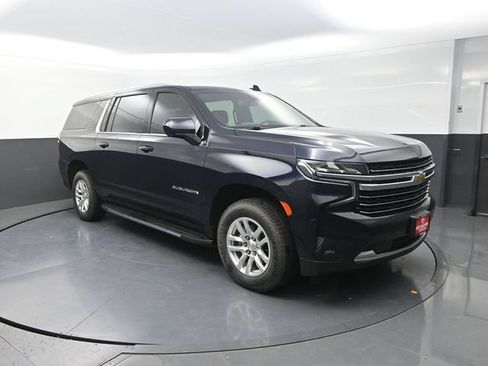 Used 2022 Chevrolet Suburban LT AWD/4WD image 10