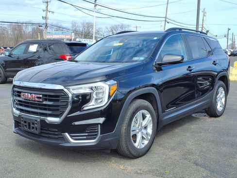 Used 2024 GMC Terrain SLE w/ Driver Convenience Package image 8