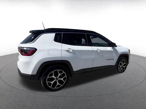 Used 2025 Jeep Compass Limited AWD/4WD image 14