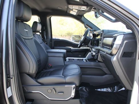 Used 2026 Ford F450 Platinum w/ FX4 Off-Road Package AWD/4WD image 21