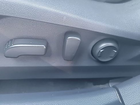 Used 2020 Subaru Outback Limited image 19