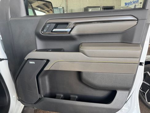Used 2022 Chevrolet Silverado 1500 ZR2 w/ Technology Package AWD/4WD image 29