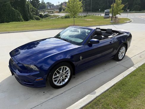 Used 2014 Ford Mustang Premium w/ Equipment Group 202A RWD image 2