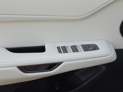 New 2026 Lexus ES 350e FWD image 9