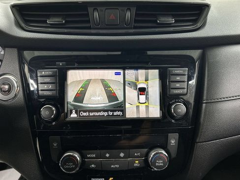 Used 2020 Nissan Rogue SV w/ Sun & Sound Touring Package AWD/4WD image 15