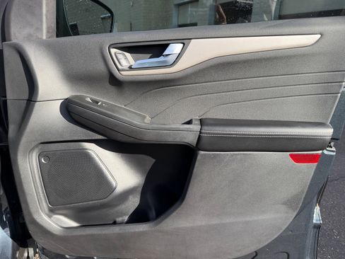 Used 2022 Ford Escape SEL w/ Technology Package image 16