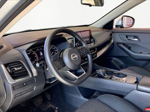 Used 2022 Nissan Rogue SV image 12