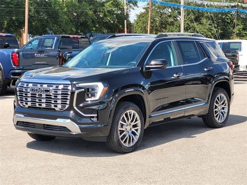 New 2026 GMC Terrain Denali w/ LPO, Black Badging Package image 3