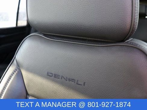 Used 2024 GMC Yukon XL Denali image 20