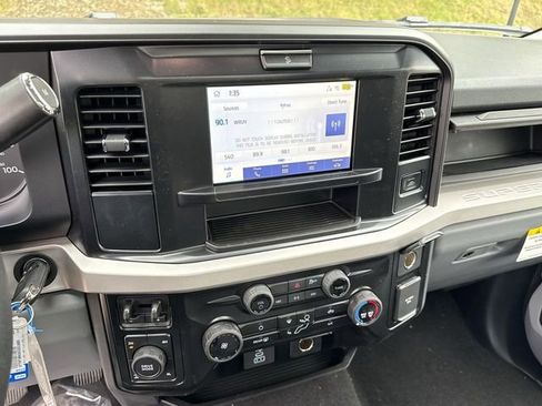 New 2025 Ford F350 XLT w/ FX4 Off-Road Package image 17