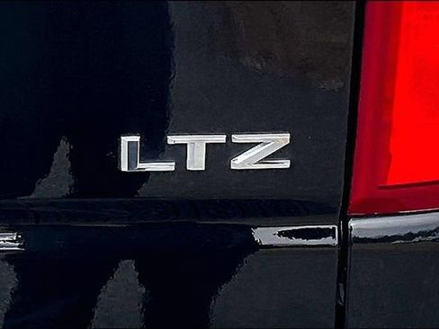 Used 2024 Chevrolet Silverado 2500 LTZ w/ LTZ Premium Package image 25