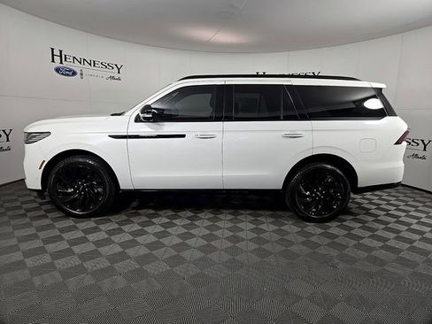 New 2025 Lincoln Navigator Reserve w/ Jet Appearance Package image 8