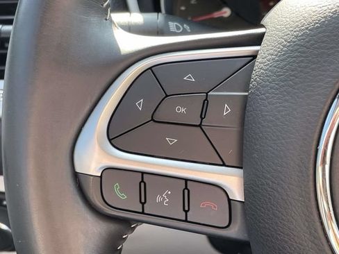Used 2018 Jeep Compass Latitude w/ Popular Equipment Group FWD image 19