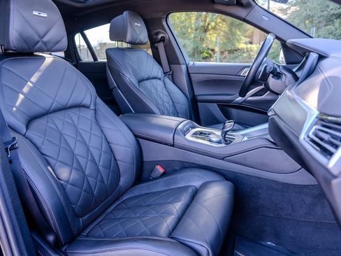 Used 2023 BMW X6 xDrive40i w/ M Sport Package image 22