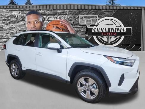 Certified 2022 Toyota RAV4 XLE w/ Convenience Package AWD/4WD image 1