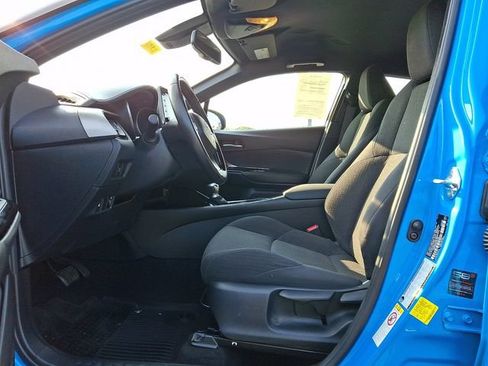 Used 2019 Toyota C-HR XLE FWD image 15