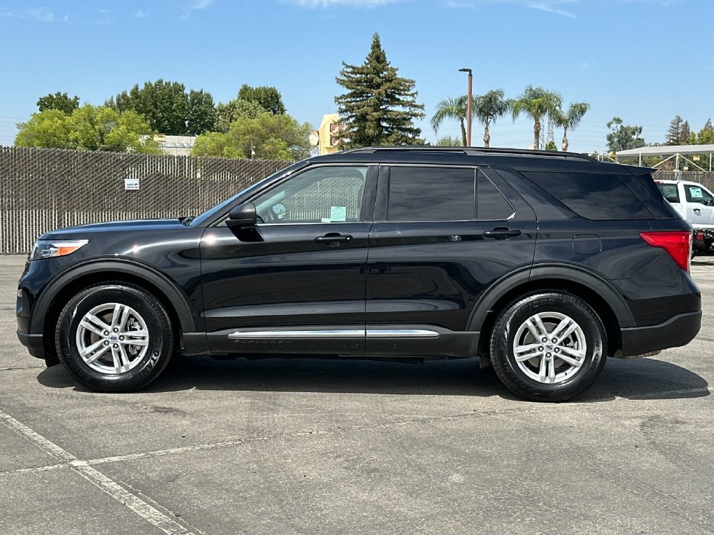 Certified 2024 Ford Explorer XLT w/ Equipment Group 202A RWD image 6