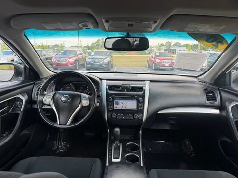Used 2015 Nissan Altima 2.5 SV w/ Convenience Package FWD image 13
