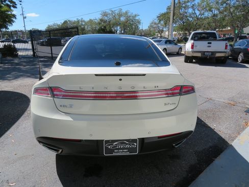 Used 2013 Lincoln MKZ Reserve image 4