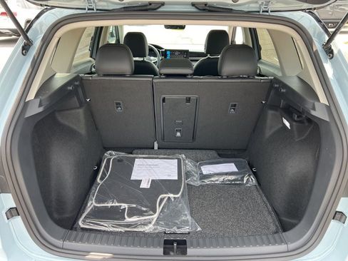 New 2026 Volkswagen Taos SE FWD image 13