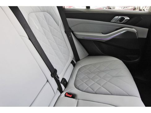 Used 2023 BMW X5 xDrive40i w/ M Sport Package image 15