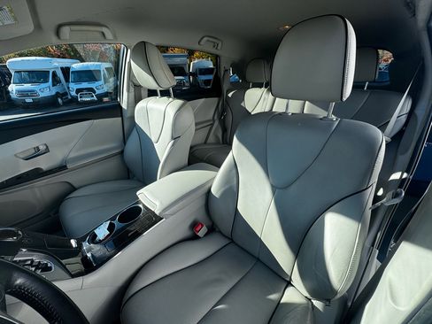 Used 2015 Toyota Venza LE image 10