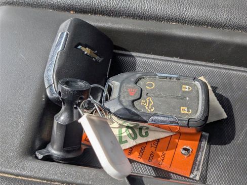 Used 2021 Chevrolet Silverado 1500 LT image 21