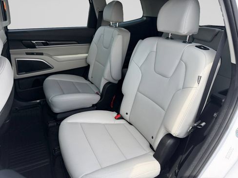 Used 2024 Kia Telluride S w/ S Sunroof Package FWD image 12