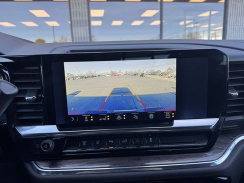 Used 2024 Chevrolet Silverado 2500 LTZ w/ LTZ Plus Package image 9