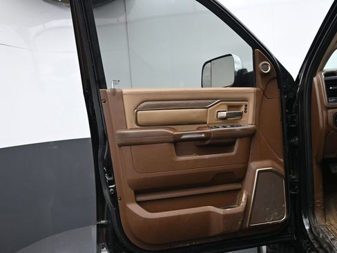 Used 2022 RAM 3500 Limited AWD/4WD image 17