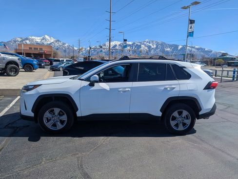 Used 2023 Toyota RAV4 XLE AWD/4WD image 8