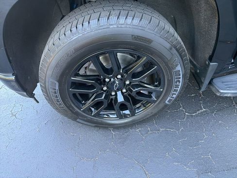 Certified 2019 Chevrolet Silverado 1500 Custom w/ Custom Value Package AWD/4WD image 19