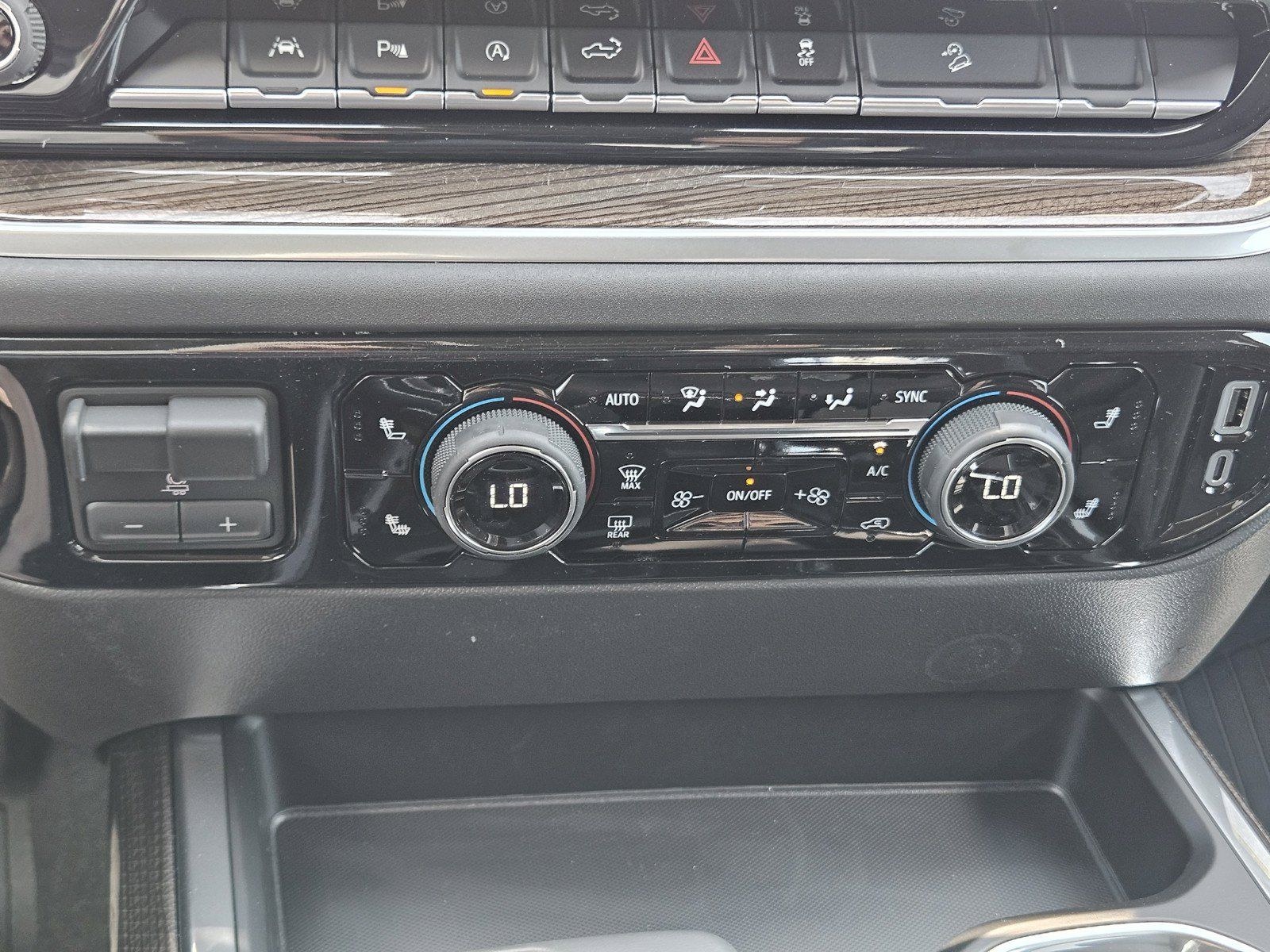 New 2026 Chevrolet Silverado 1500 LT Trail Boss w/ LT Trail Boss Premium Package AWD/4WD image 14
