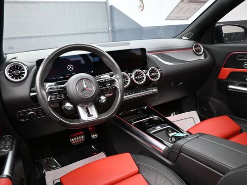 Used 2024 Mercedes-Benz GLA 35 AMG 4MATIC image 32