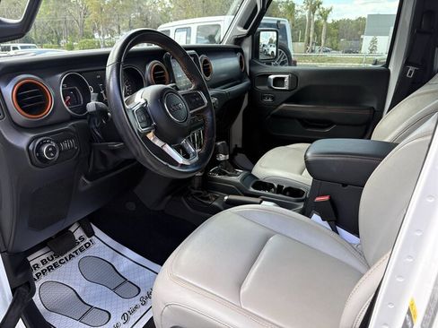 Used 2022 Jeep Gladiator Mojave w/ Trailer Tow Package AWD/4WD image 10