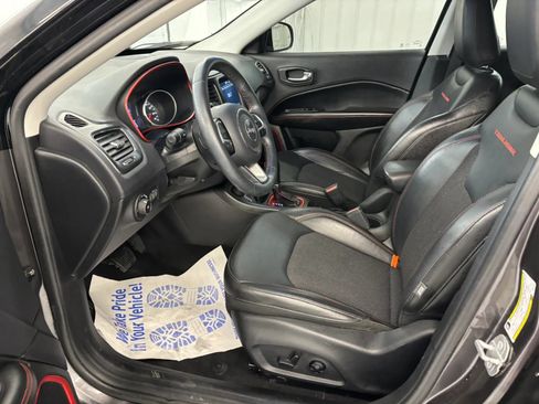 Used 2019 Jeep Compass Trailhawk w/ Cold Weather Group AWD/4WD image 37