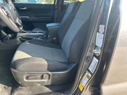 Used 2023 Toyota Tacoma TRD Off-Road image 11