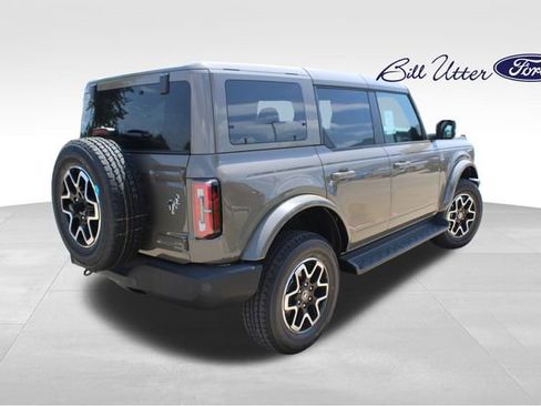 New 2025 Ford Bronco Outer Banks image 3