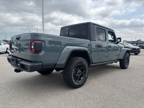 Used 2025 Jeep Gladiator Sport AWD/4WD image 6