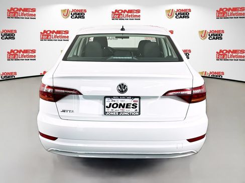 Used 2019 Volkswagen Jetta SE FWD image 14