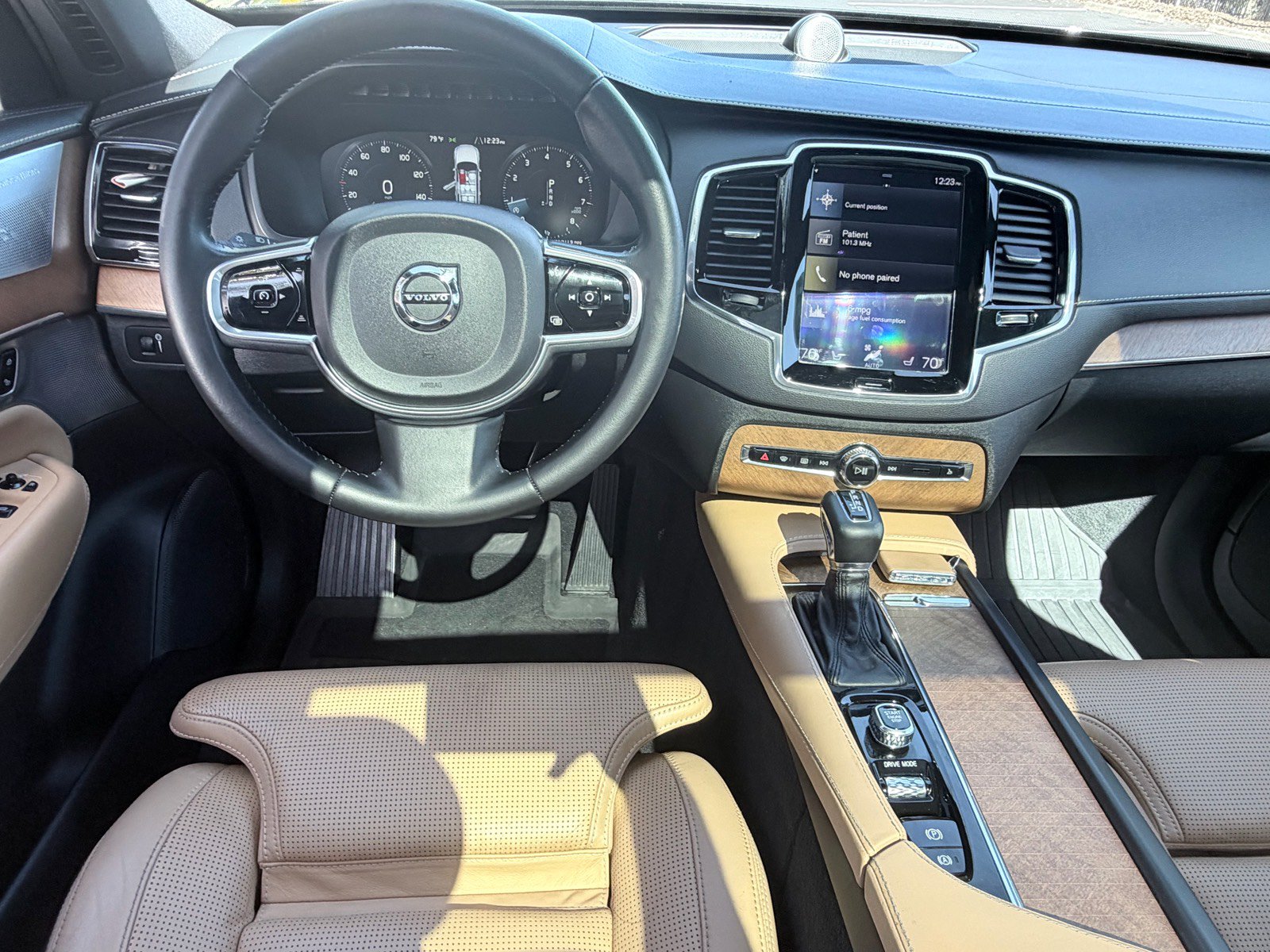 Used 2018 Volvo XC90 T6 Inscription w/ Convenience Package AWD/4WD image 11