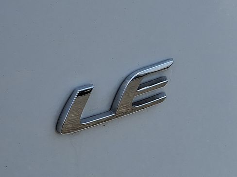 Certified 2023 Toyota Corolla LE image 31