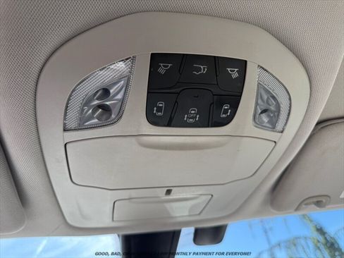 Used 2017 Chrysler Pacifica Touring-L Plus FWD image 32