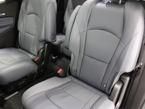 Used 2023 Buick Enclave Essence w/ Experience Buick Package AWD/4WD image 18