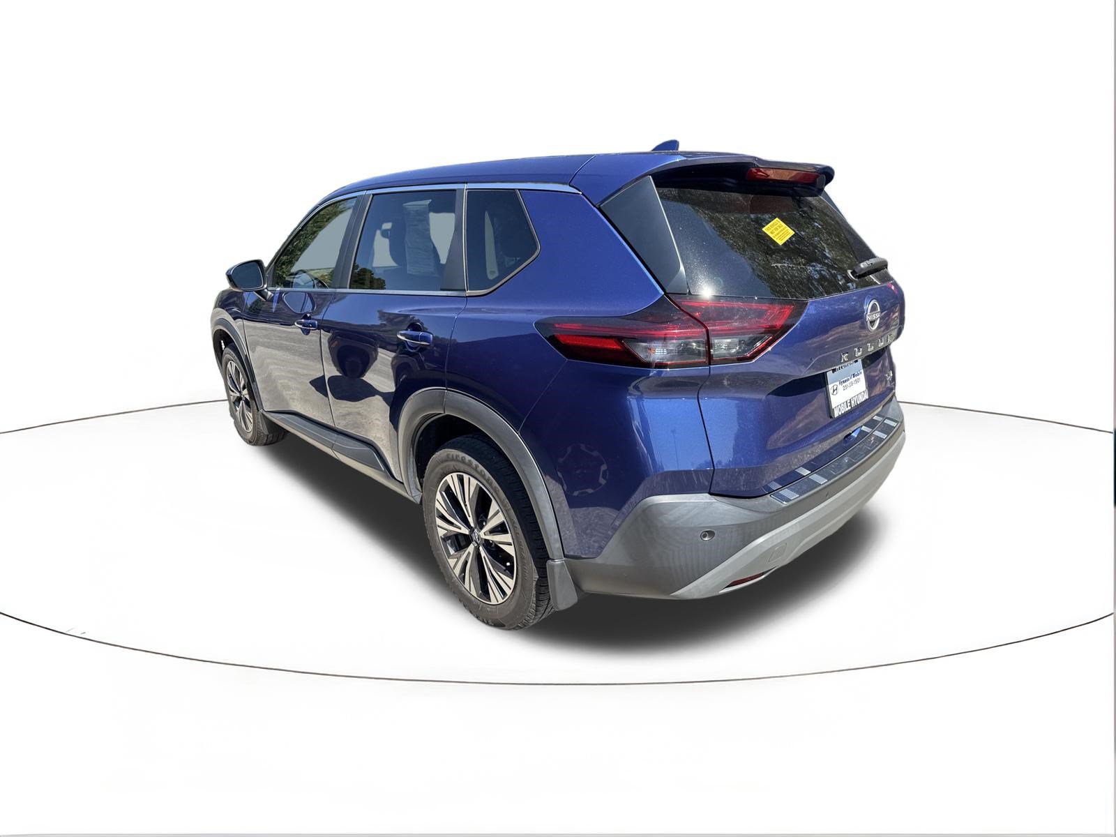 Used 2023 Nissan Rogue SV FWD image 3