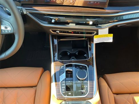 New 2026 BMW X5 xDrive50e image 11